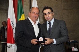 Vereador divinopolitano recebe “Medalha Tancredo Neves” edson sousa - medalha